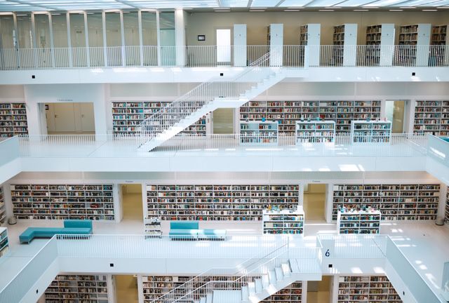 Multi-level library atrium with open study areas