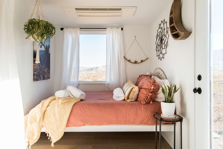 Small Bedroom Design Ideas That Maximise Space